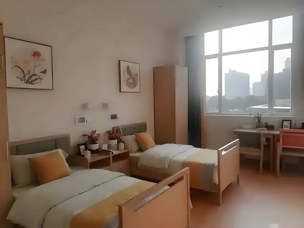 姜文被困在一个什么东西里